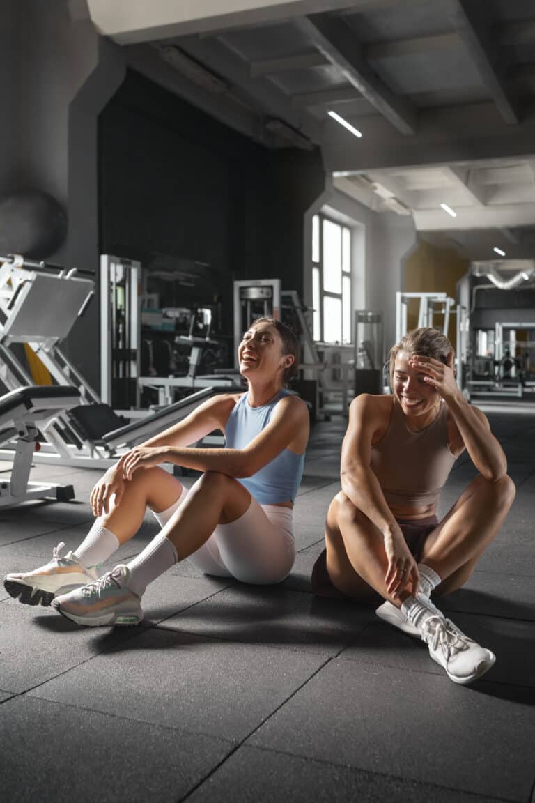 2 filles salle de sport